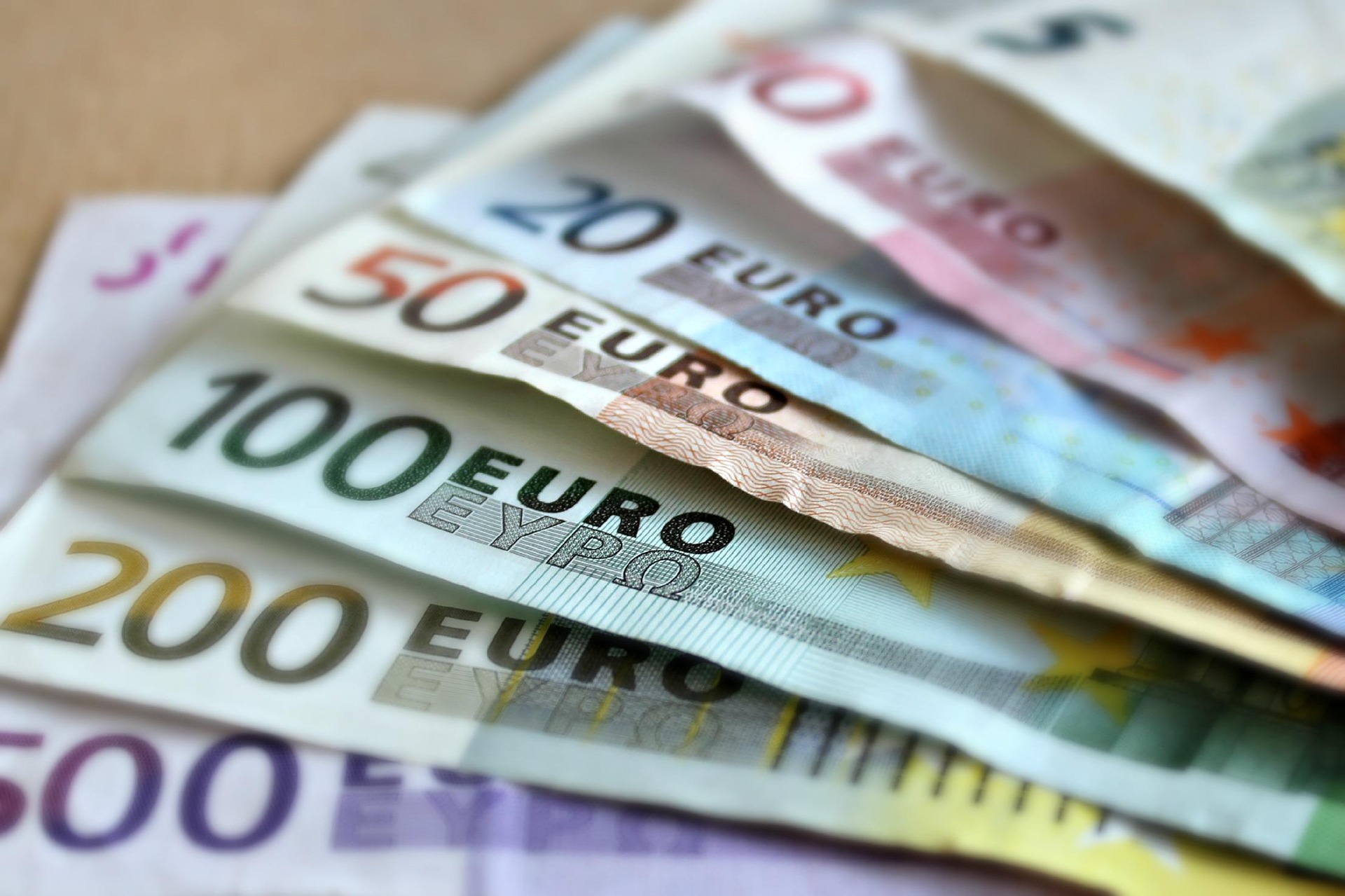 Kiedy wprowadzono euro w Europie?